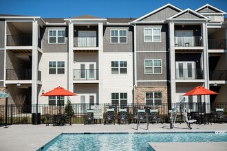 District Vue in Roanoke, VA - Foto de edificio - Building Photo