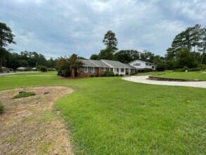 222 Lakewood Cir in North Augusta, SC - Building Photo - Building Photo