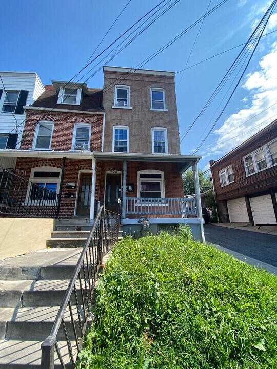 394 Tilghman St in Allentown, PA - Building Photo