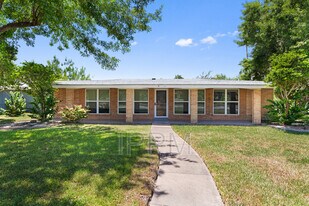 5618 Ben Hogan Cir in Harlingen, TX - Building Photo