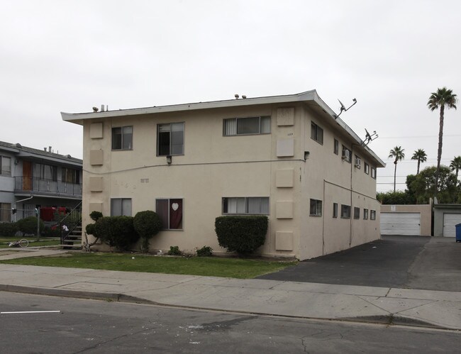 1168 N Mayfair Ave in Anaheim, CA - Building Photo - Building Photo