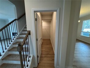 1129 Georgian Point Dr in Lawrenceville, GA - Foto de edificio - Building Photo