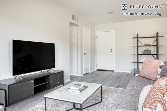 616 N Sweetzer Ave-Unit -FL3-ID490 in Los Angeles, CA - Building Photo - Building Photo