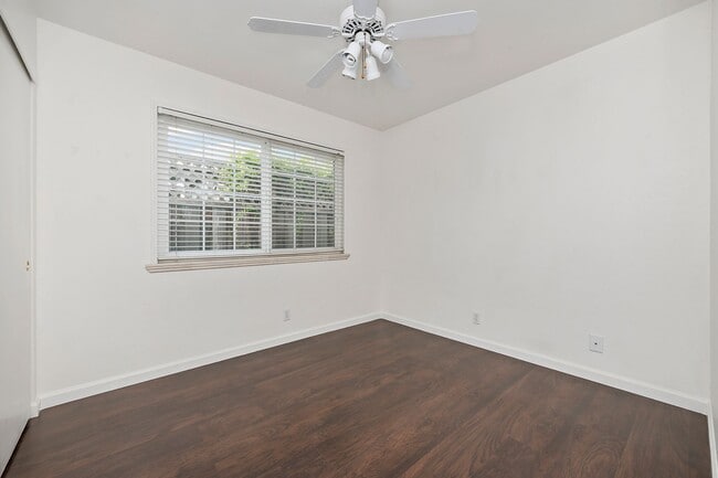 414 Conestoga Way in San Jose, CA - Building Photo - Building Photo