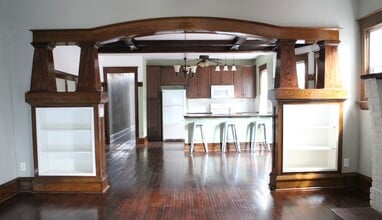 1208 S 7th St, Unit B in Springfield, IL - Building Photo - Building Photo