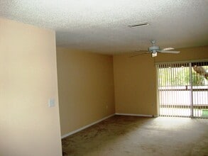 6026 1st Ave S, Unit WestWood Villas in St. Petersburg, FL - Building Photo - Building Photo