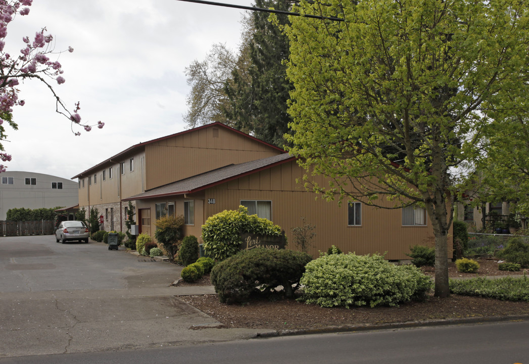 Lori Manor in Hillsboro, OR - Building Photo