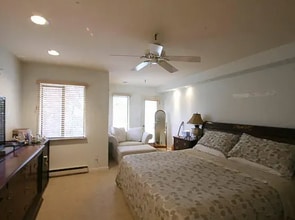 365 Forest Ave, Unit 2D in Palo Alto, CA - Building Photo - Building Photo