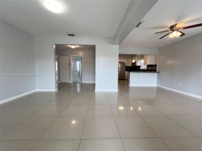 1620 NW 42nd St in Miami, FL - Building Photo - Building Photo