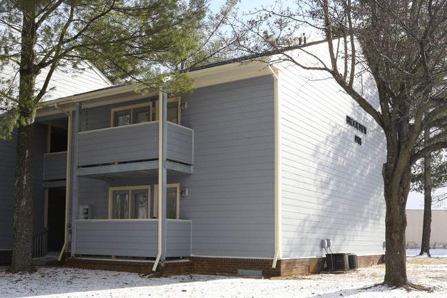 Brookview Apartments in Lexington, KY - Building Photo - Building Photo