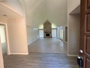 1607 Chestnut Ridge Rd in Houston, TX - Building Photo - Building Photo