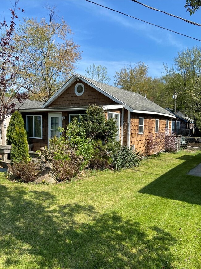 7 Lagoon Plaza in North Salem, NY - Building Photo - Building Photo