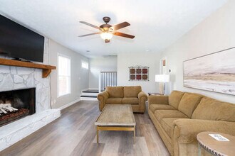 1060 Washington Ave in Woodstock, GA - Building Photo - Building Photo