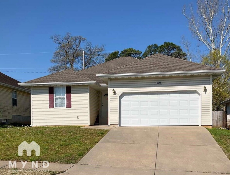 3643 Juniper in Springfield, MO - Building Photo