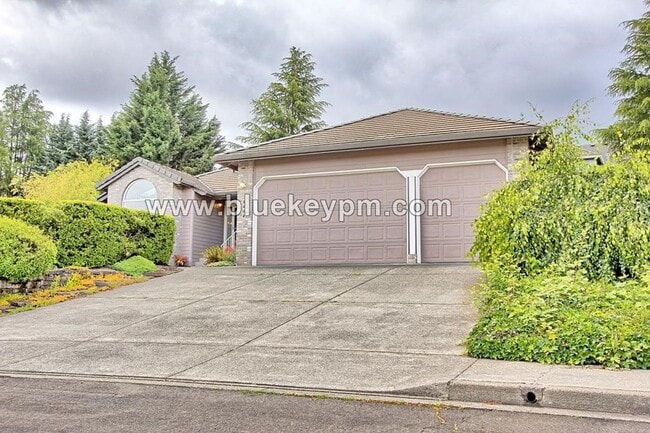 property at 4404 NW Crystal Ct