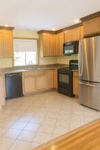 81 Lionel Ave in Waltham, MA - Foto de edificio - Building Photo