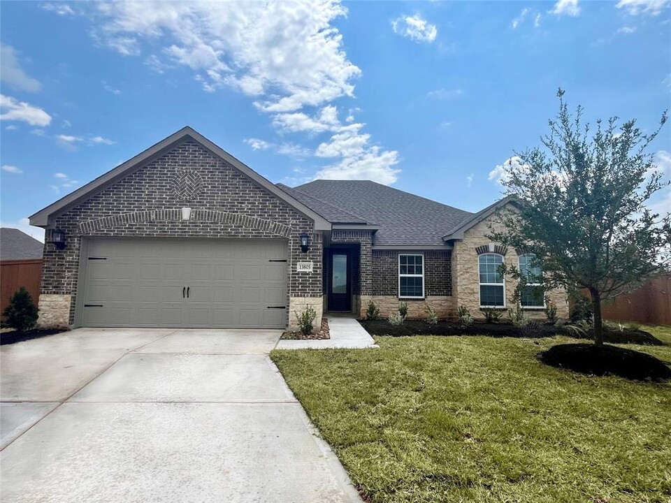 13805 Blue Breaker Dr in Santa Fe, TX - Building Photo