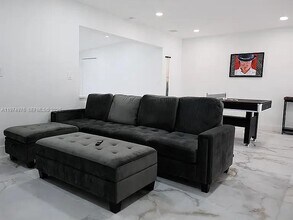 1649 NE 8th Ave in Fort Lauderdale, FL - Foto de edificio - Building Photo