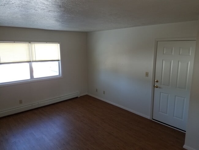 924 W Front St, Unit 1 in Bloomington, IL - Building Photo - Building Photo