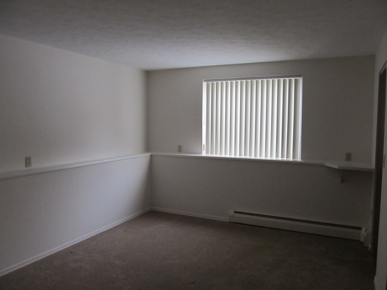 Lakewood Manor Apartments in Rochester, NY