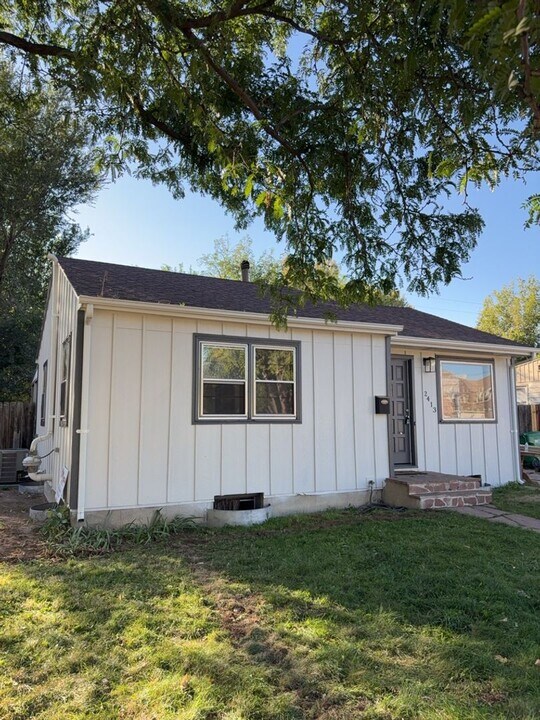 2413 13th Ave in Greeley, CO - Building Photo