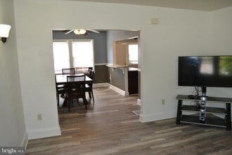 5153 Frederick Ave in Baltimore, MD - Foto de edificio - Building Photo