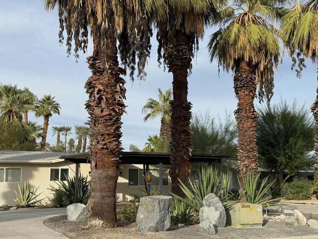 70100 Chappel Rd in Rancho Mirage, CA - Foto de edificio - Building Photo