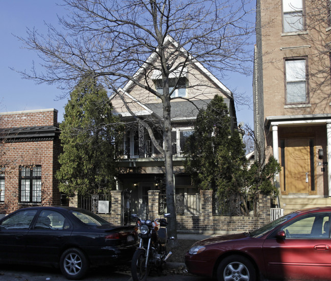 1024 W Wolfram St in Chicago, IL - Building Photo - Building Photo