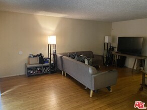 756 N Inglewood Ave-Unit -2 in Inglewood, CA - Foto de edificio - Building Photo