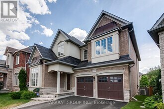 3320 Cline St in Burlington, ON - Building Photo - Building Photo