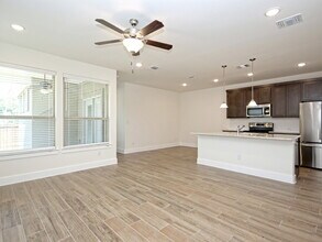 411 Parkline Dr in Georgetown, TX - Foto de edificio - Building Photo