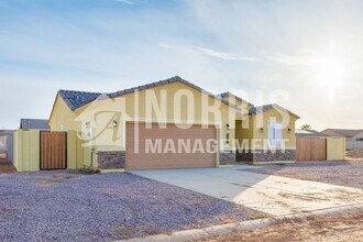 12577 W Xavier Dr in Arizona City, AZ - Building Photo - Building Photo