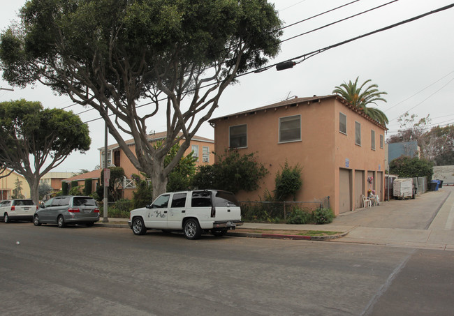 1513 Michigan Ave in Santa Monica, CA - Building Photo - Building Photo