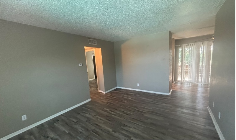 531 Bedford Rd in Bedford, TX - Building Photo