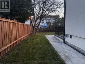 17 Cornwallis Dr in Toronto, ON - Building Photo - Building Photo