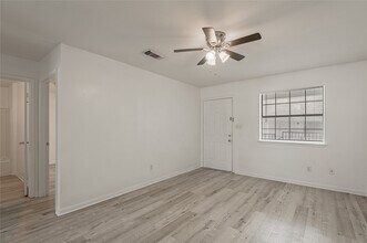 600 Palm St in Huntsville, TX - Building Photo - Building Photo