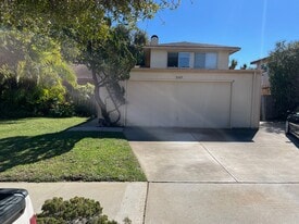 7369 Elmhurst Pl in Goleta, CA - Building Photo