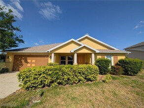 212 NW 26th Ave in Cape Coral, FL - Building Photo - Building Photo