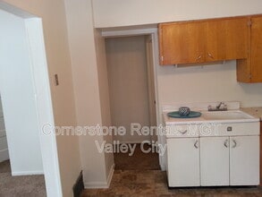 309 College St SE in Valley City, ND - Building Photo - Building Photo