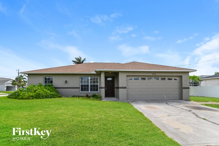 801 SW 4th Pl in Cape Coral, FL - Building Photo
