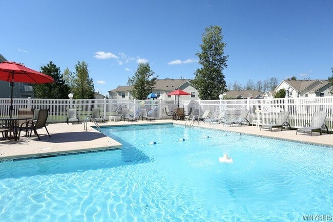 10 Arielle Ct in Williamsville, NY - Building Photo - Building Photo