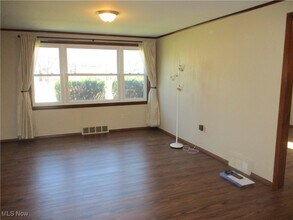 32402 Bainbridge Rd in Solon, OH - Building Photo - Building Photo