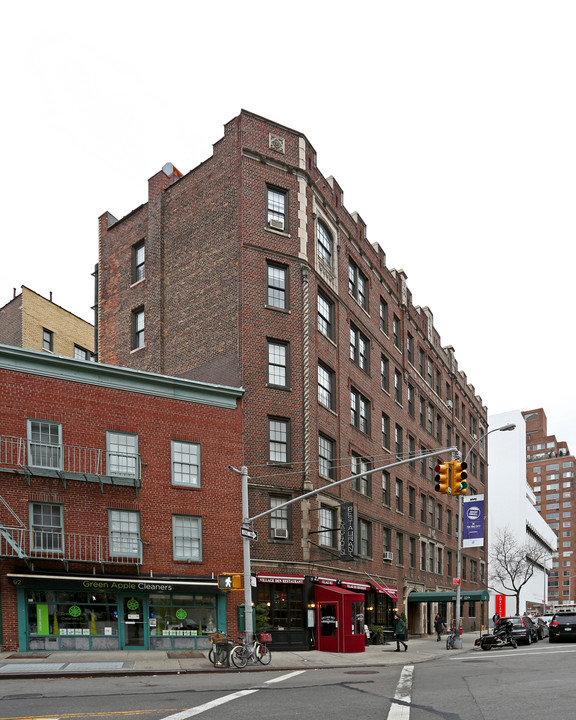 225 W 12th St in New York, NY - Foto de edificio