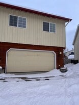 3421 Lunar Cir in Anchorage, AK - Building Photo