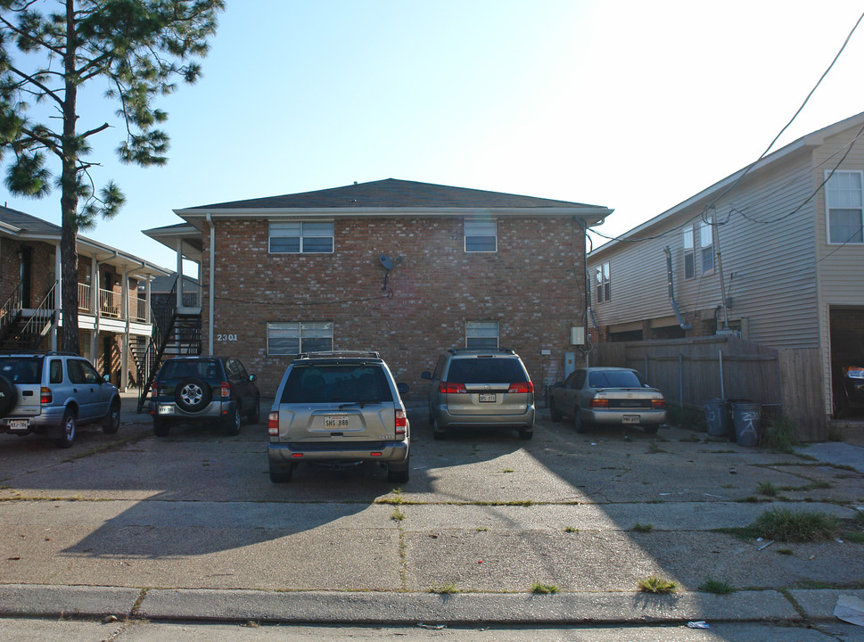 2301 Pasadena Ave in Metairie, LA - Building Photo