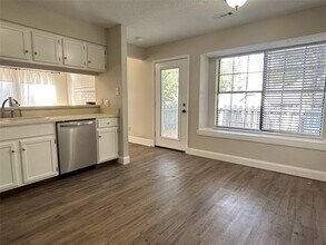 4052 N Abington Ct in Fayetteville, AR - Building Photo - Building Photo