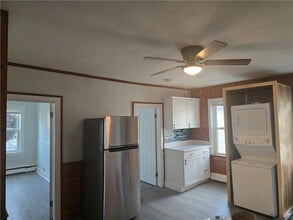 59 Court St in Bristol, RI - Building Photo - Building Photo