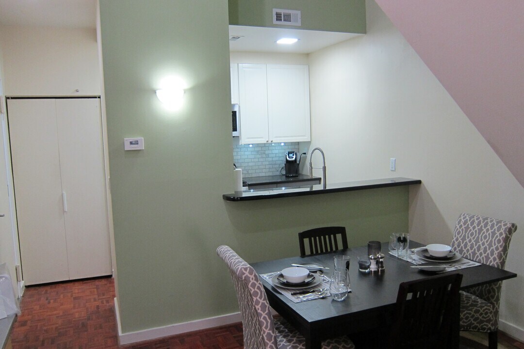 774 S 3rd St, Unit G in Philadelphia, PA - Building Photo