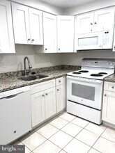 7651 Tremayne Pl in McLean, VA - Building Photo - Building Photo