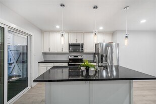 1418 Vermont St in Houston, TX - Building Photo
